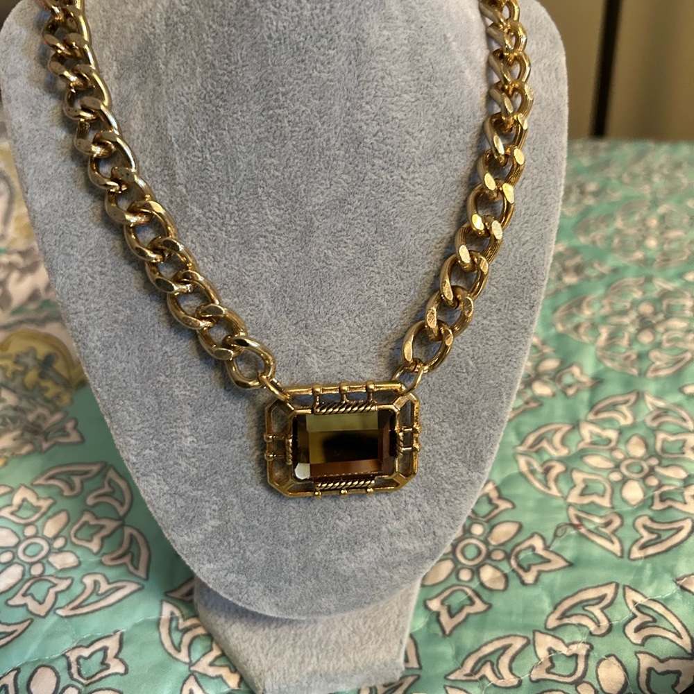 Elegant Gold Chain Necklace Etienne Aigner